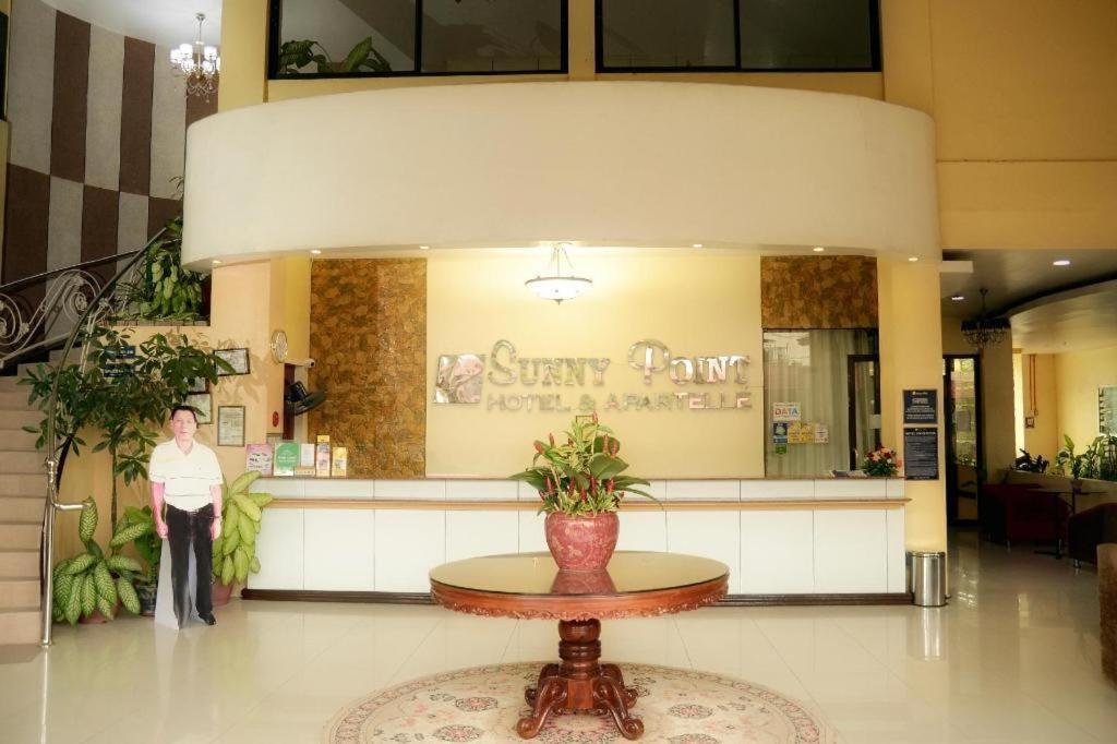 Sunny Point Hotel Davao Stadt Exterior foto