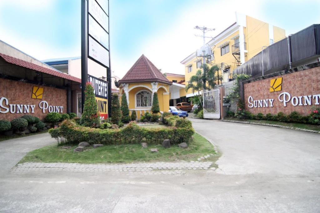 Sunny Point Hotel Davao Stadt Exterior foto
