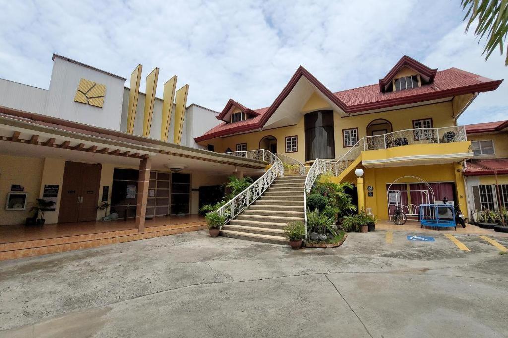 Sunny Point Hotel Davao Stadt Exterior foto