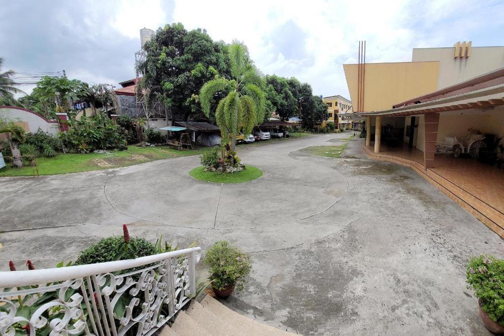 Sunny Point Hotel Davao Stadt Exterior foto